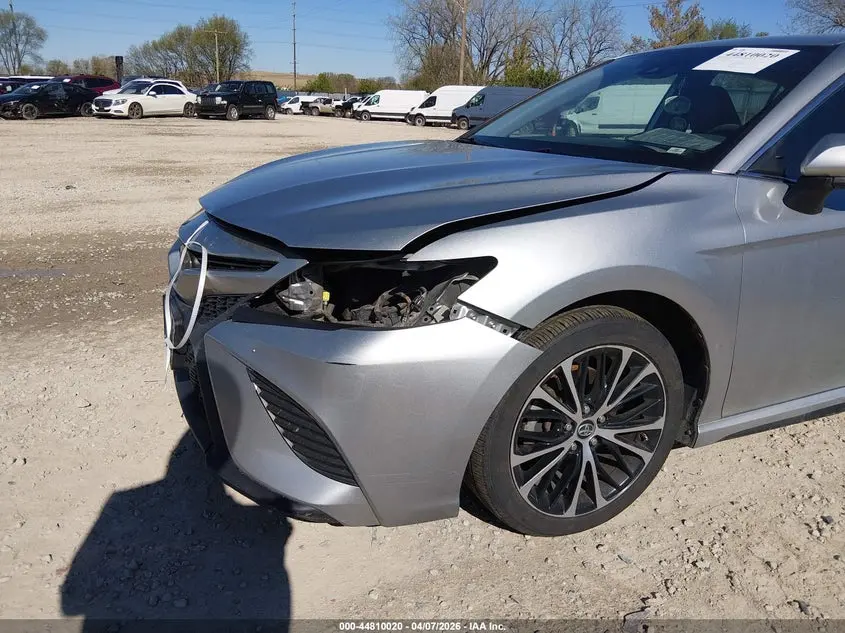 2019 TOYOTA CAMRY SE