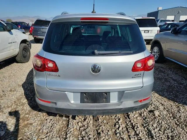 2011 VOLKSWAGEN TIGUAN S  