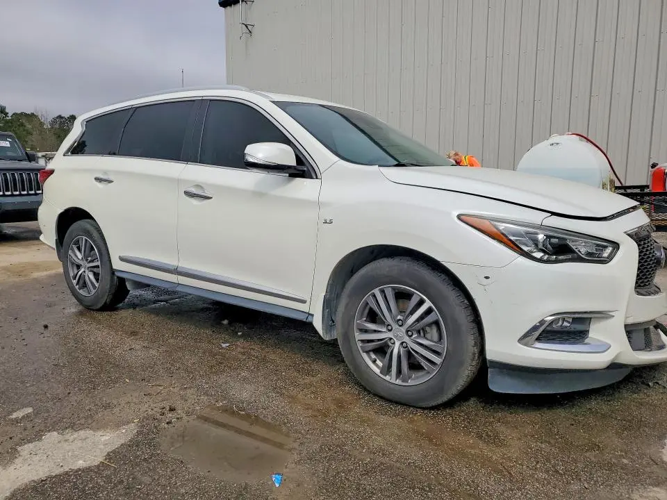 2020 INFINITI QX60 LUXE  