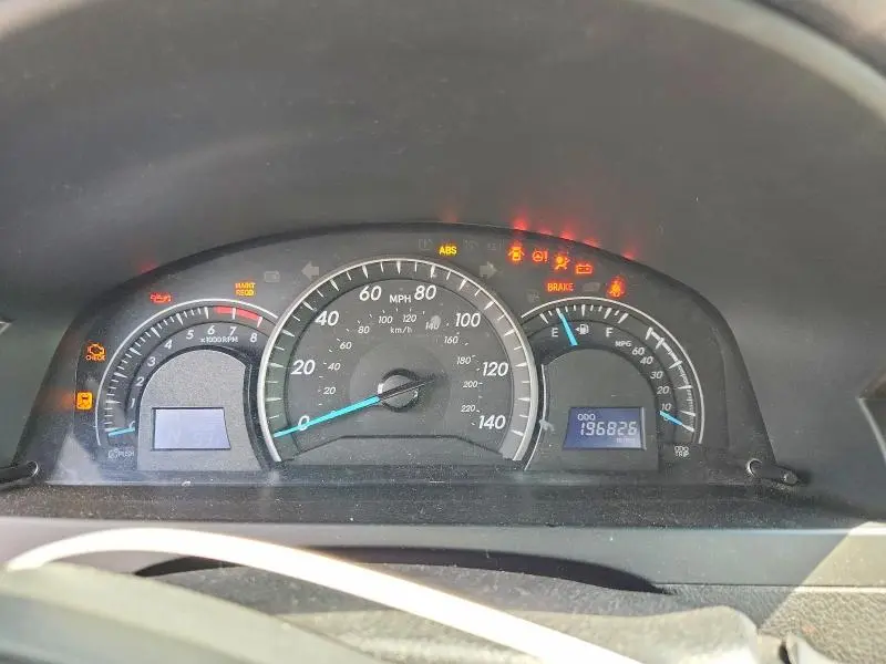 2013 TOYOTA CAMRY LE  