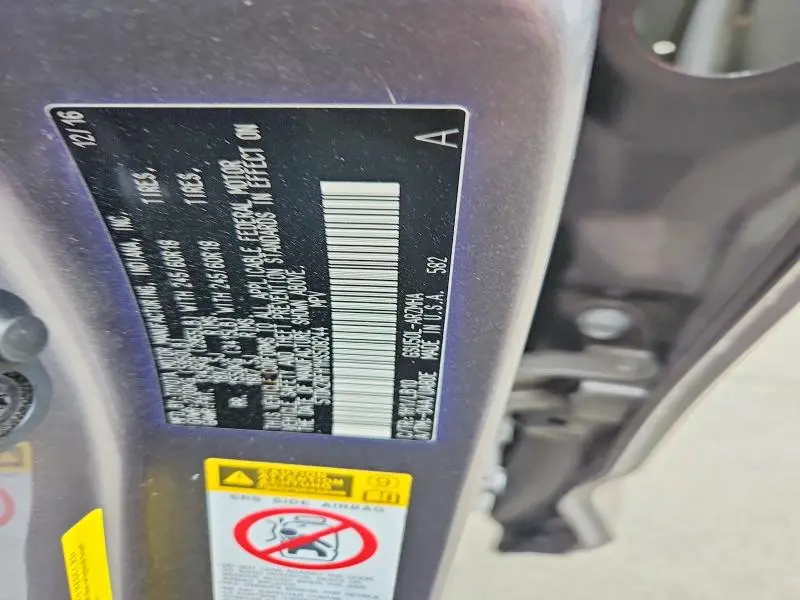 2017 TOYOTA HIGHLANDER SE  