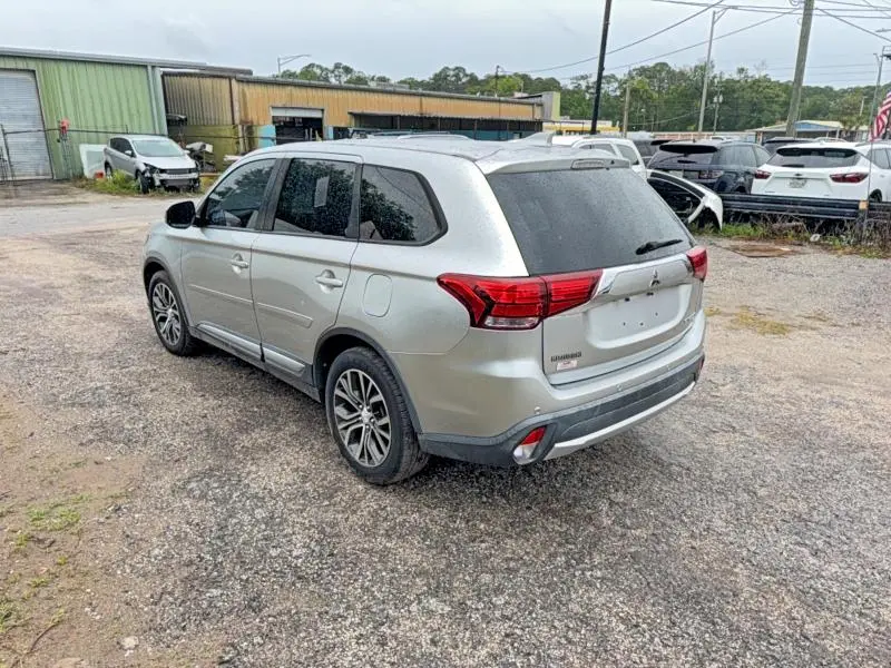 2018 MITSUBISHI OUTLANDER SE  