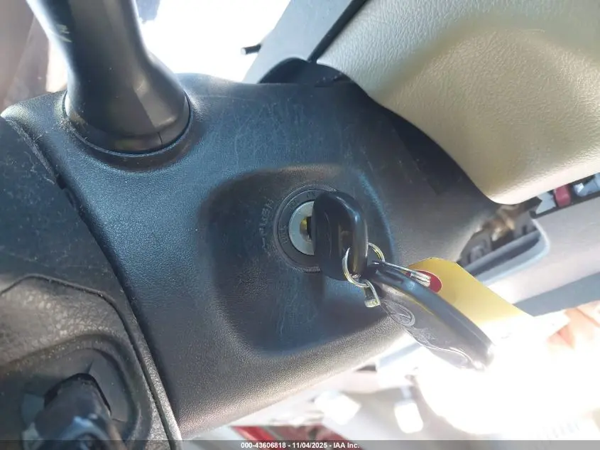 2015 TOYOTA SIENNA LE 8 PASSENGER