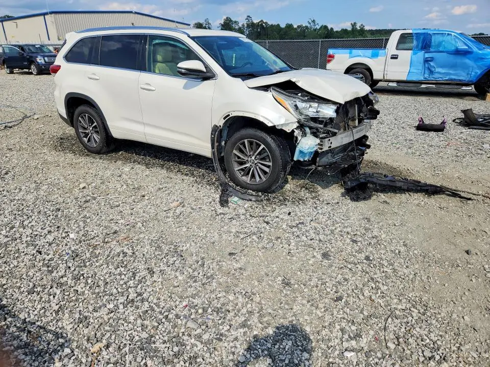 2018 TOYOTA HIGHLANDER XLE  