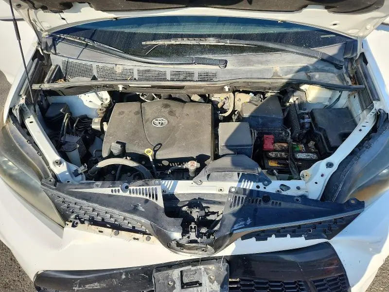 2019 TOYOTA SIENNA SE 8-PASSENGER  