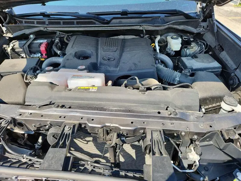 2022 TOYOTA TUNDRA SR5  