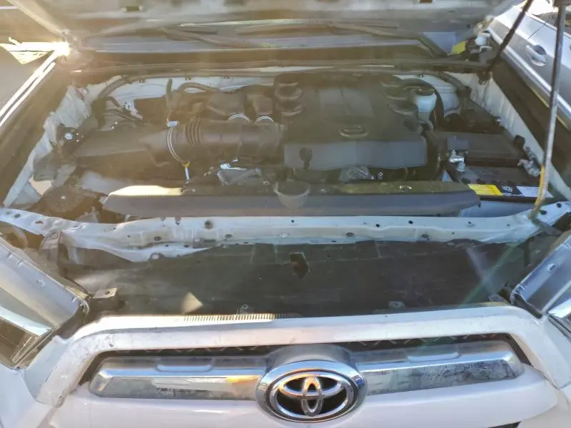 2022 TOYOTA 4RUNNER SR5  