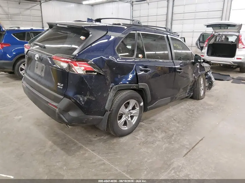 2025 TOYOTA RAV4 XLE