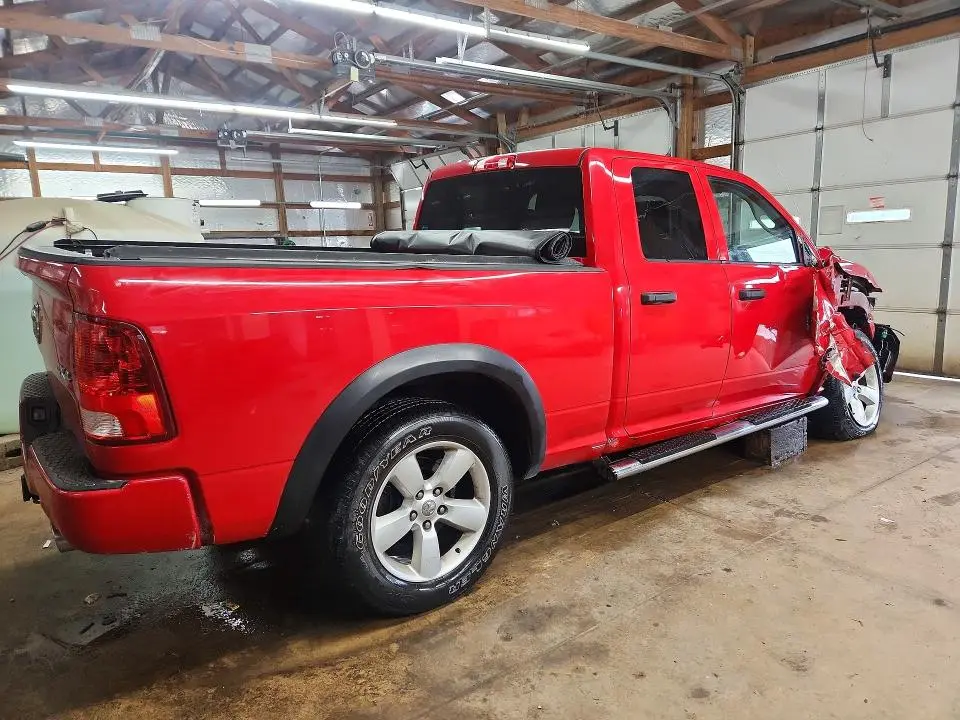 2013 RAM 1500 ST  