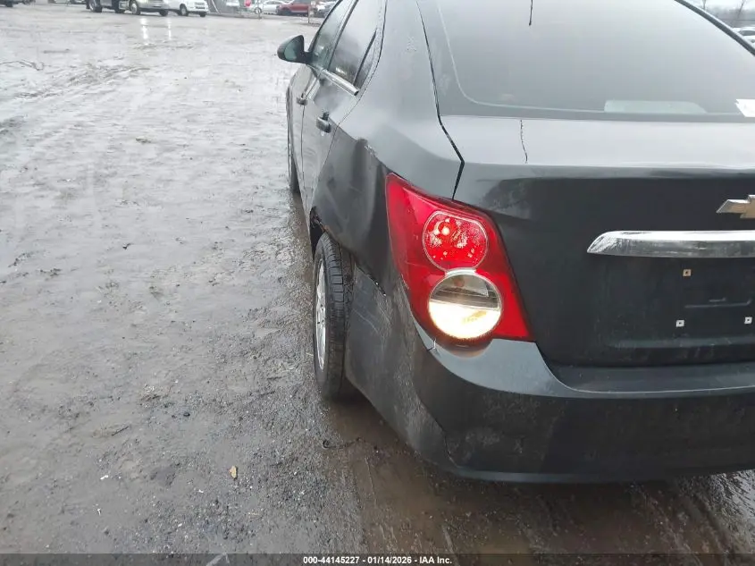 2015 CHEVROLET SONIC LT MANUAL