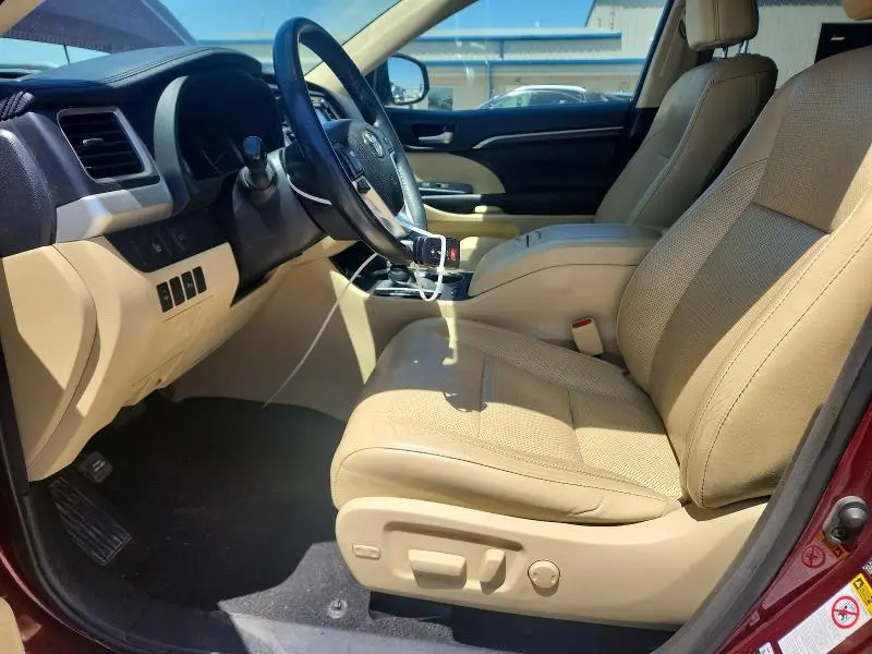 2016 TOYOTA HIGHLANDER LIMITED  