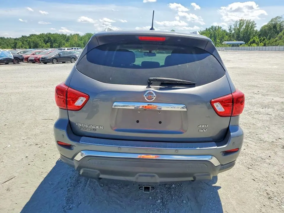 2018 NISSAN PATHFINDER SV  