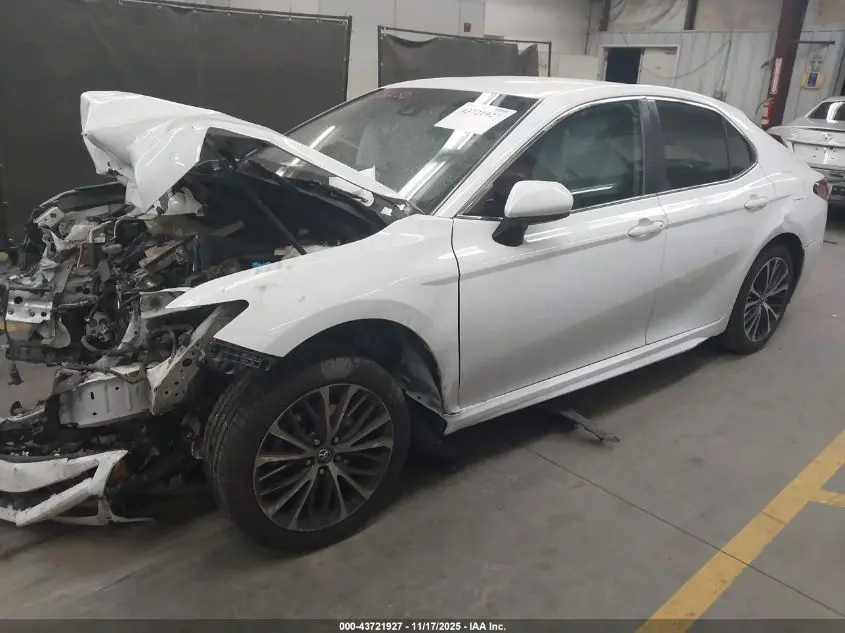 2019 TOYOTA CAMRY SE