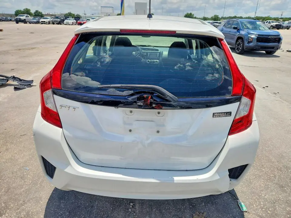 2016 HONDA FIT LX  