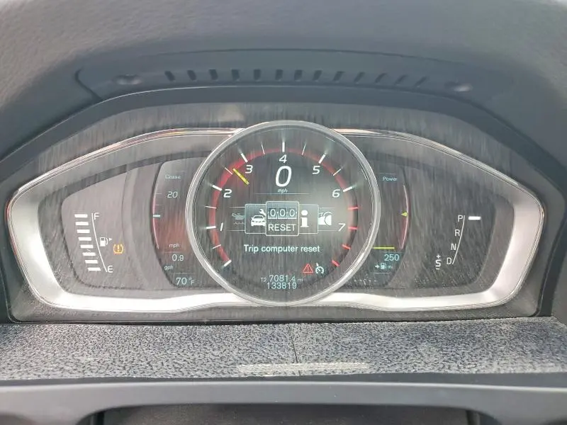 2015 VOLVO S60 PLATINUM  