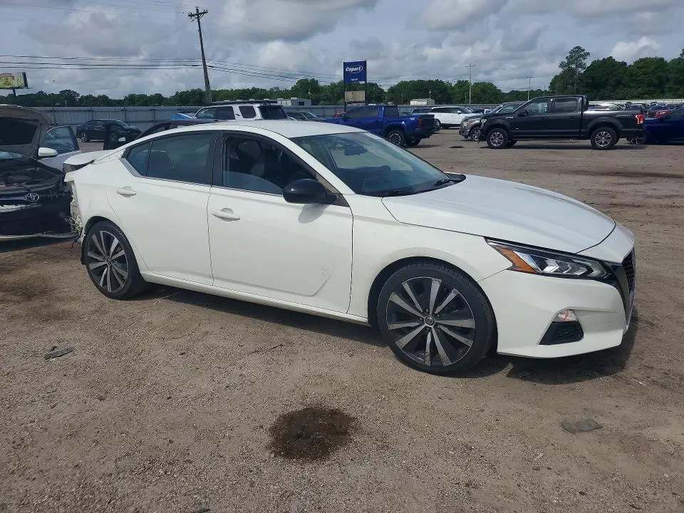 2021 NISSAN ALTIMA SR  