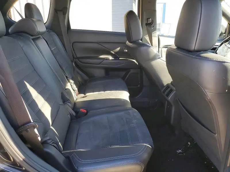 2019 MITSUBISHI OUTLANDER SE  