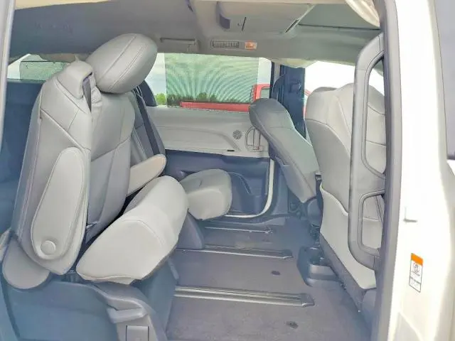 2026 TOYOTA SIENNA XLE 7 PASSENGER  