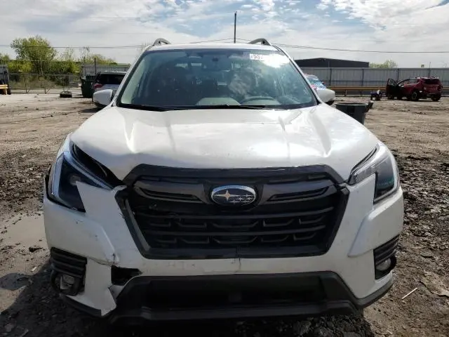 2022 SUBARU FORESTER LIMITED