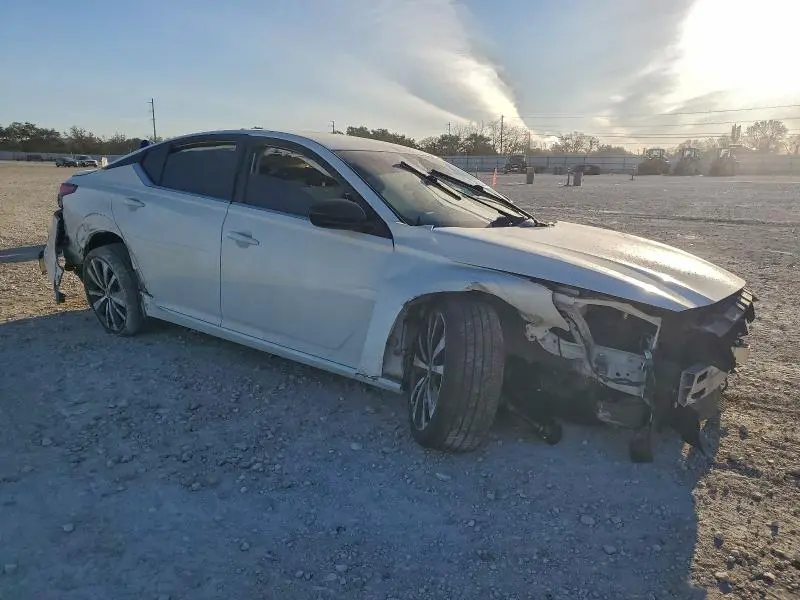 2020 NISSAN ALTIMA SR  