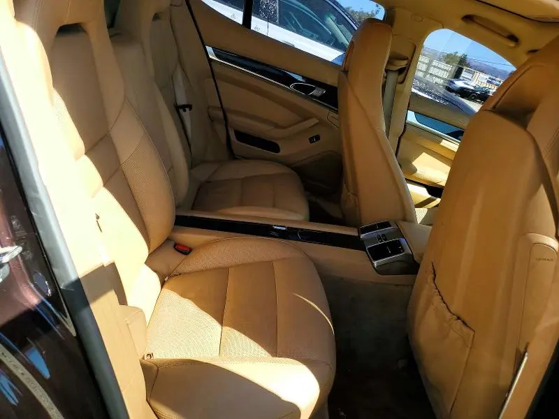 2013 PORSCHE PANAMERA 2  