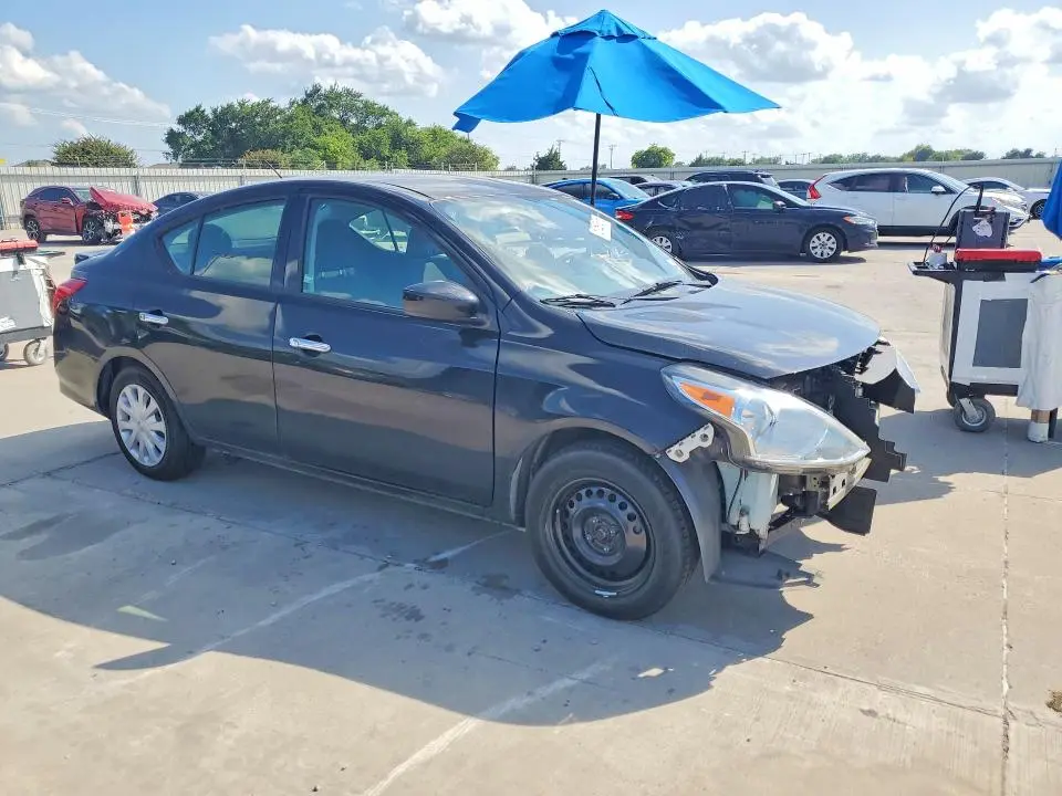 2018 NISSAN VERSA SV  