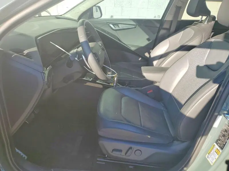2023 KIA NIRO SX  