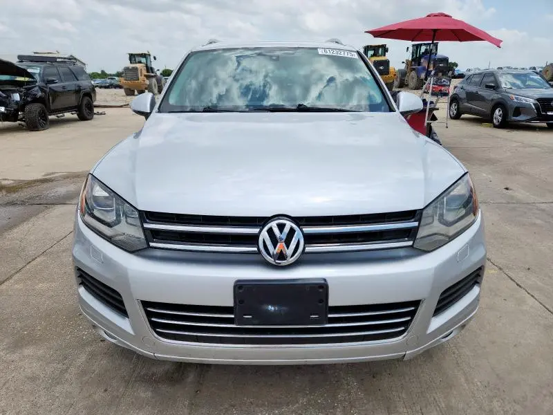 2013 VOLKSWAGEN TOUAREG V6  