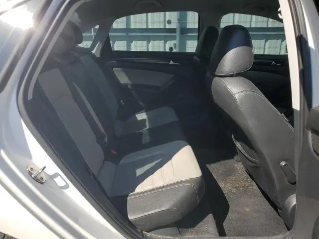 2015 VOLKSWAGEN PASSAT SE