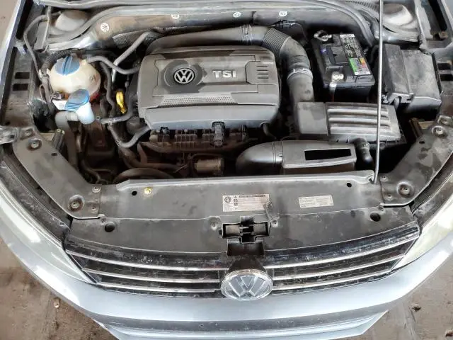 2016 VOLKSWAGEN JETTA SPORT  