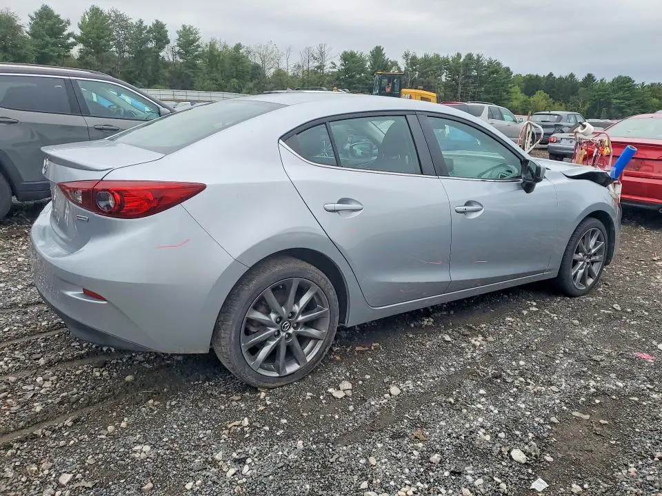2018 MAZDA 3 TOURING  
