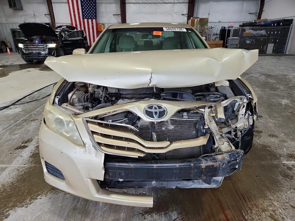 2010 TOYOTA CAMRY LE  
