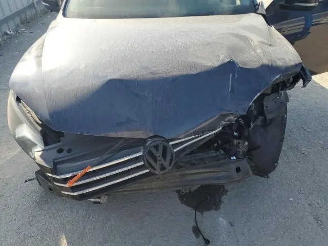 2013 VOLKSWAGEN PASSAT S  