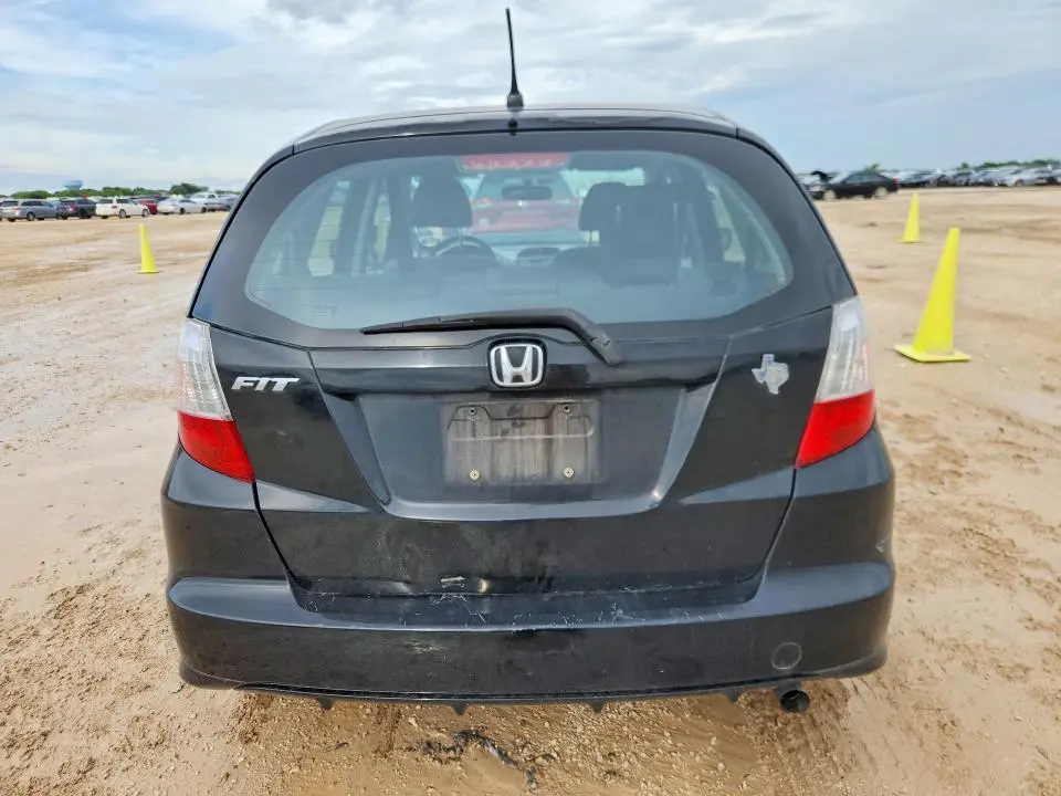 2011 HONDA FIT   