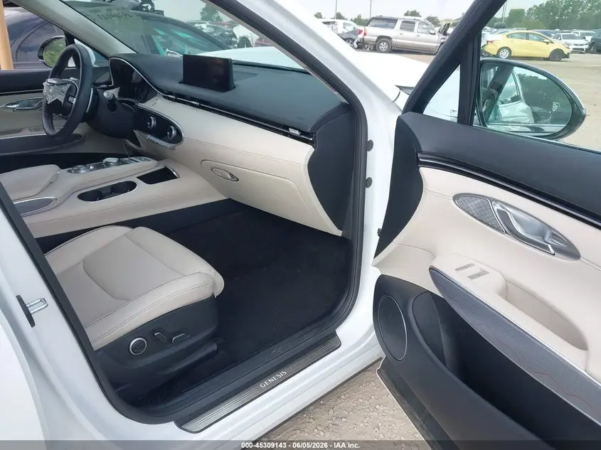 2024 GENESIS GV70 2.5T AWD
