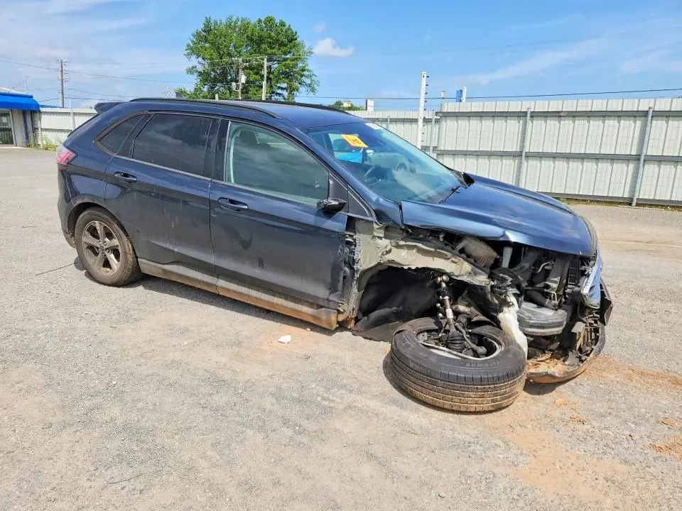 2022 FORD EDGE SE  