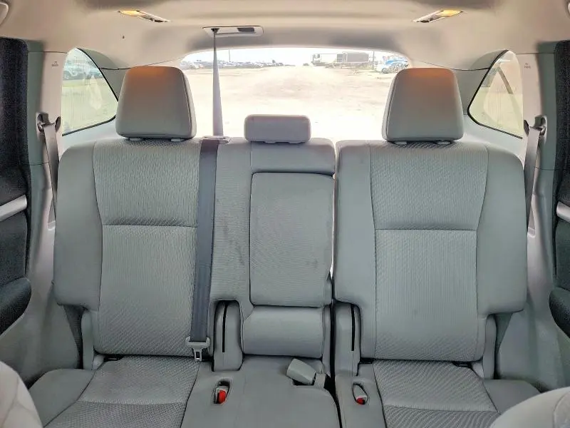 2019 TOYOTA HIGHLANDER LE  
