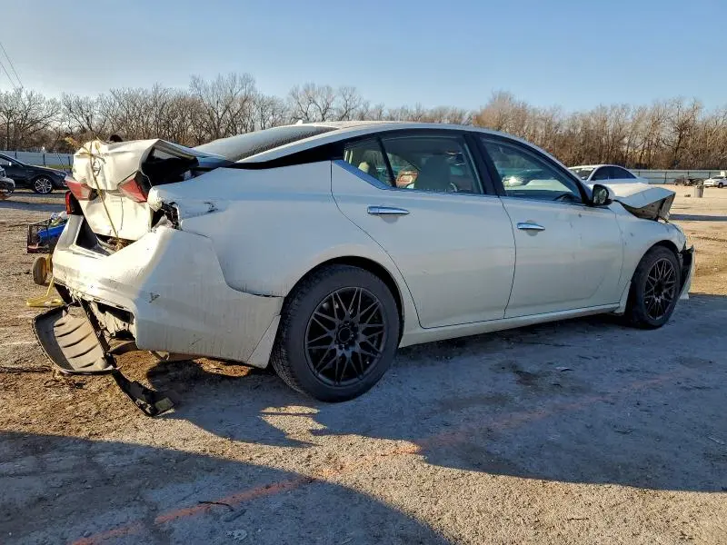 2019 NISSAN ALTIMA S  