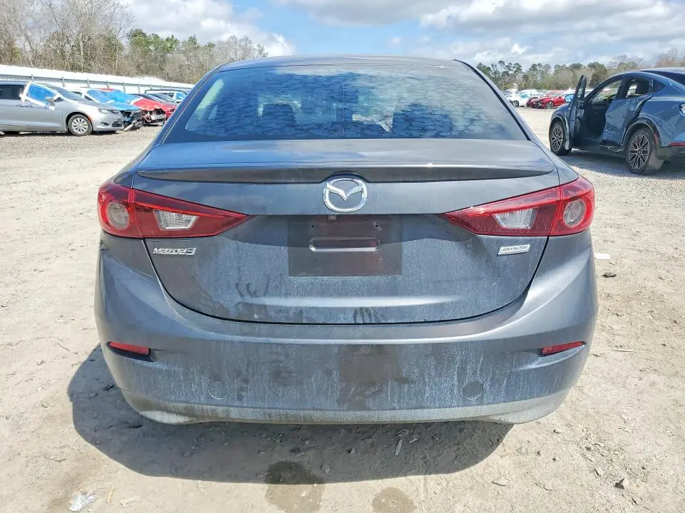 2018 MAZDA 3 TOURING  