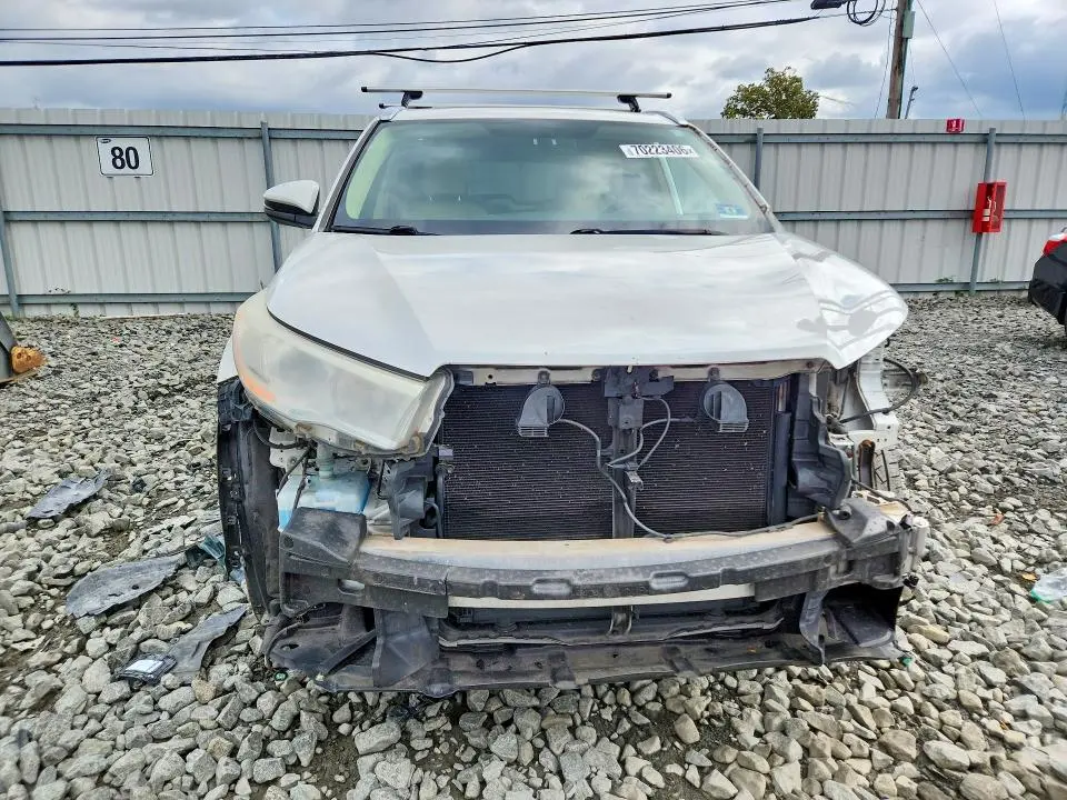 2014 TOYOTA HIGHLANDER XLE  