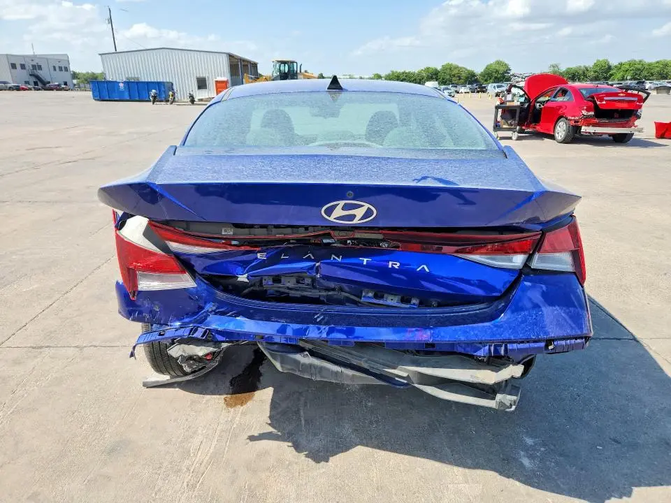 2024 HYUNDAI ELANTRA SEL  