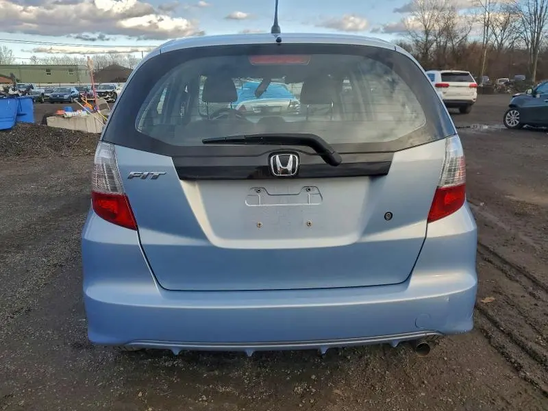 2010 HONDA FIT   