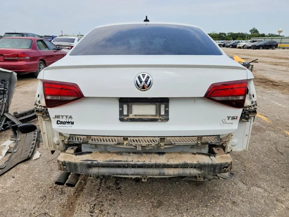 2016 VOLKSWAGEN JETTA SPORT  