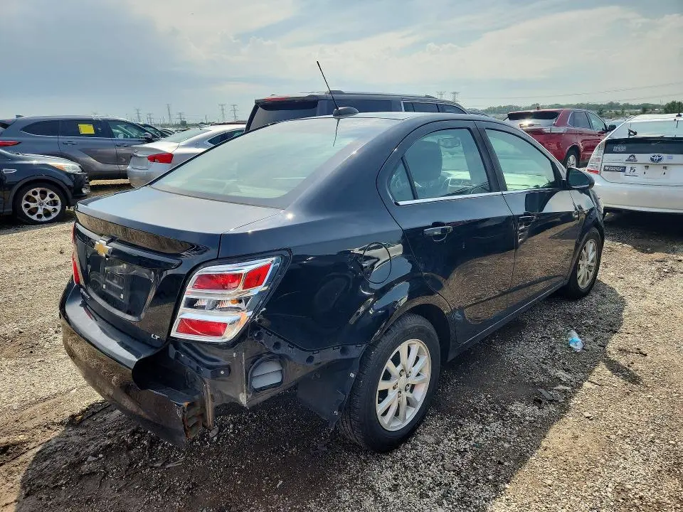 2019 CHEVROLET SONIC LT  