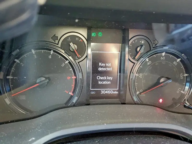 2023 TOYOTA 4RUNNER SE  