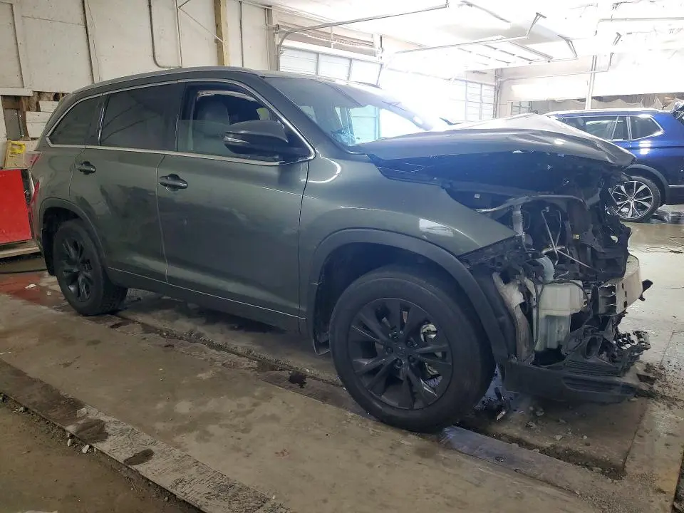 2015 TOYOTA HIGHLANDER XLE  