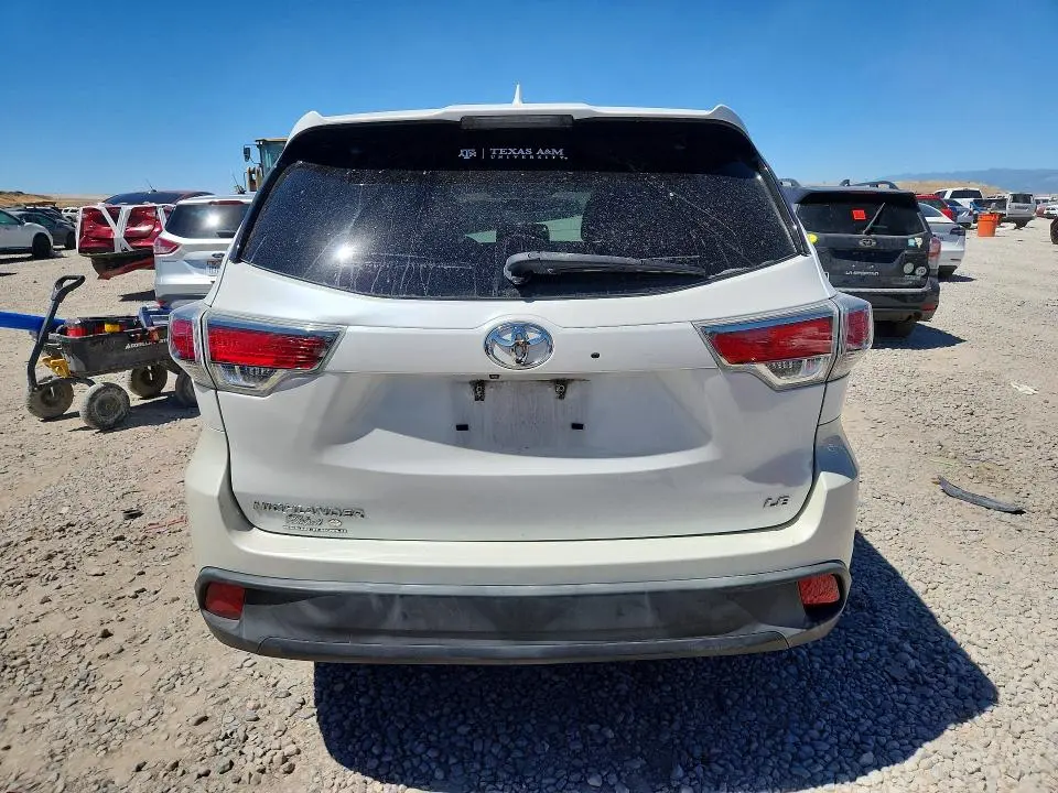 2016 TOYOTA HIGHLANDER LE PLUS  