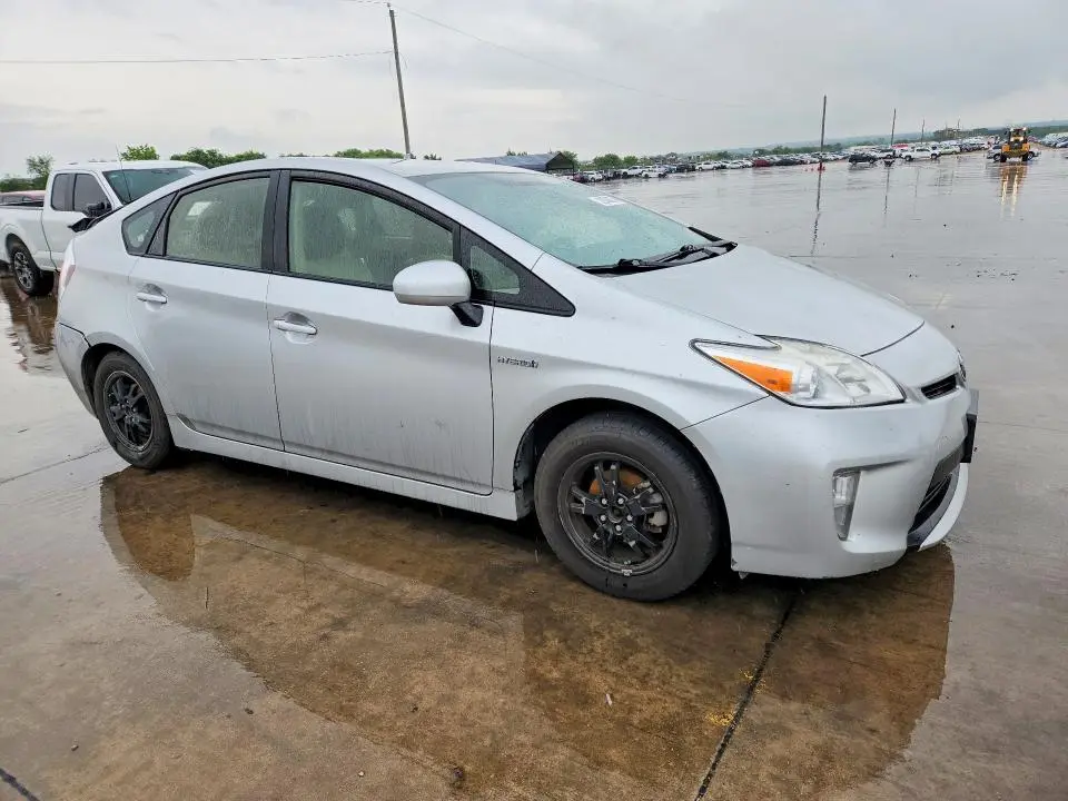 2013 TOYOTA PRIUS   