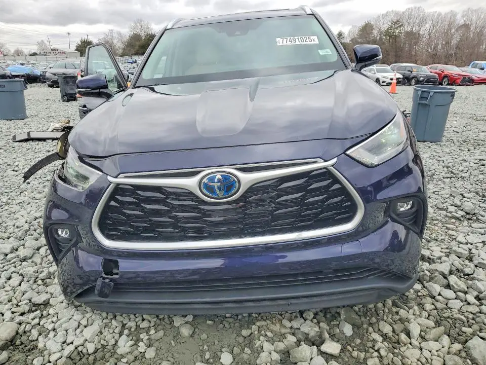2021 TOYOTA HIGHLANDER HYBRID XLE  