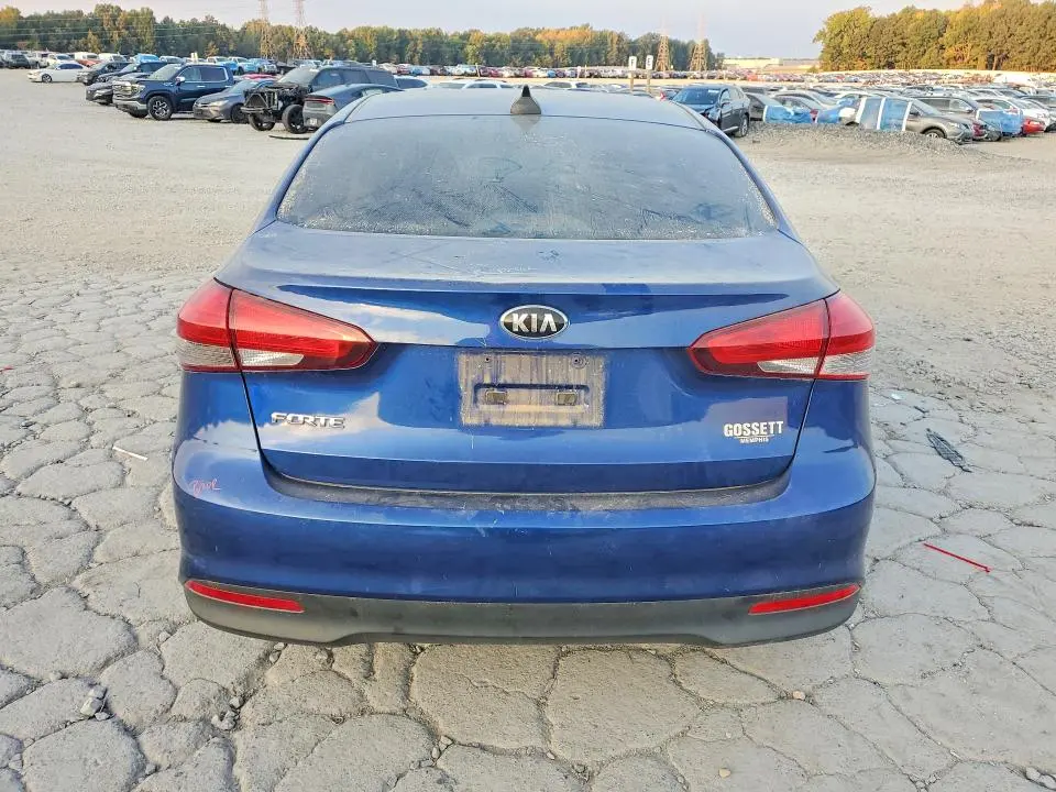 2018 KIA FORTE LX  